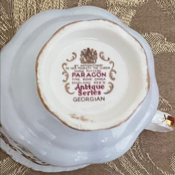 Paragon Antique Series Georgian Teacup & Saucer - Picture 8 of 11